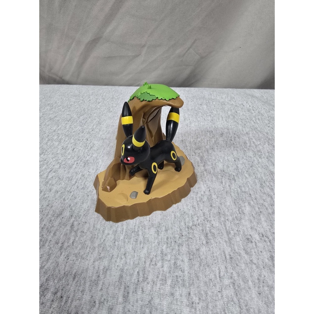 Funko An Afternoon with Eevee and Friends UMBREON Vinyl Figure